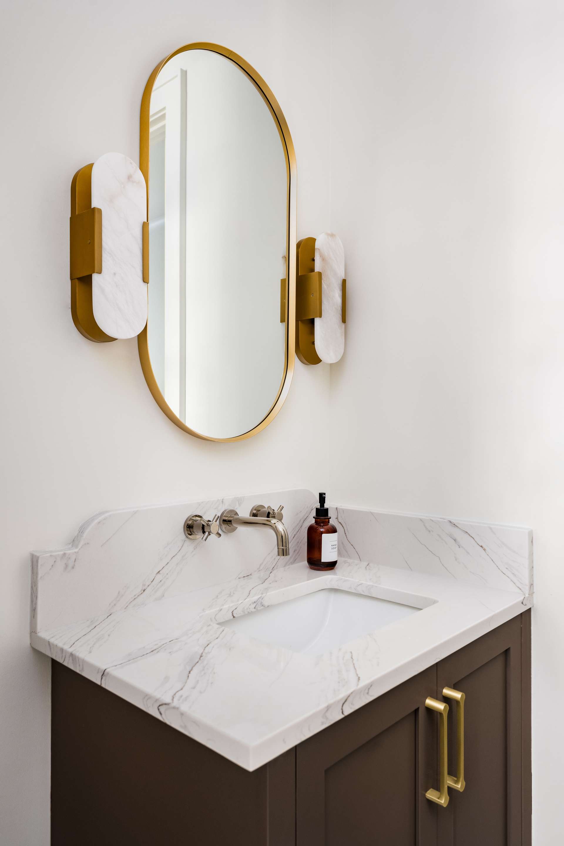 1816 Parson — Covered Porch & Backyard